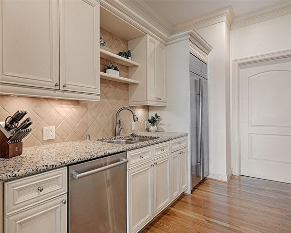 2828 Hood Street 1008, Dallas, TX 75219