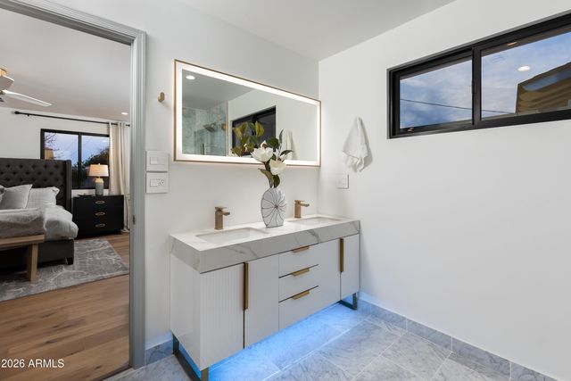 8507 E RANCHO VISTA Drive, Scottsdale, AZ 85251