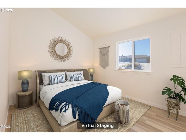 105 Nw OCEANIA Dr, Waldport, OR 97394