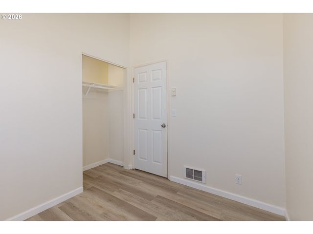 105 Nw OCEANIA Dr, Waldport, OR 97394