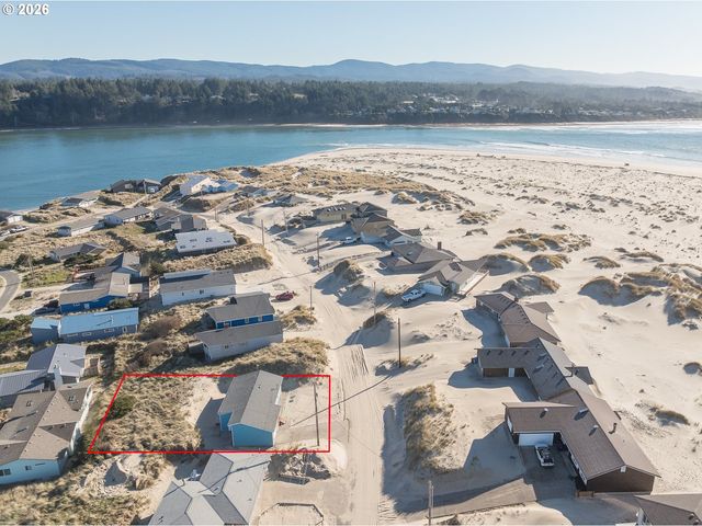105 Nw OCEANIA Dr, Waldport, OR 97394