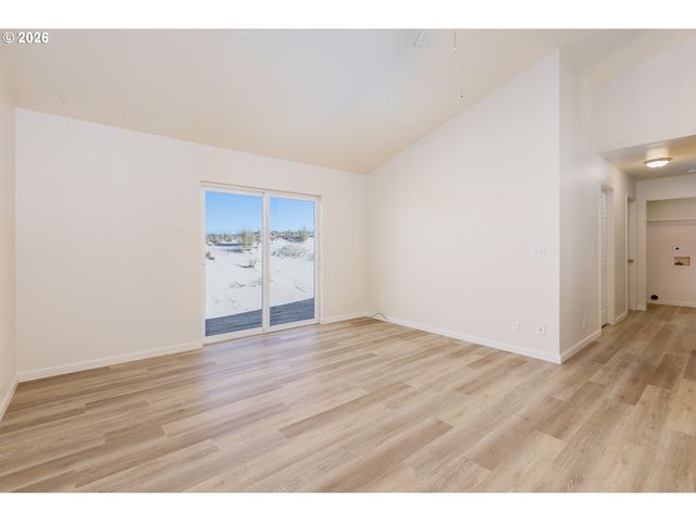 105 Nw OCEANIA Dr, Waldport, OR 97394