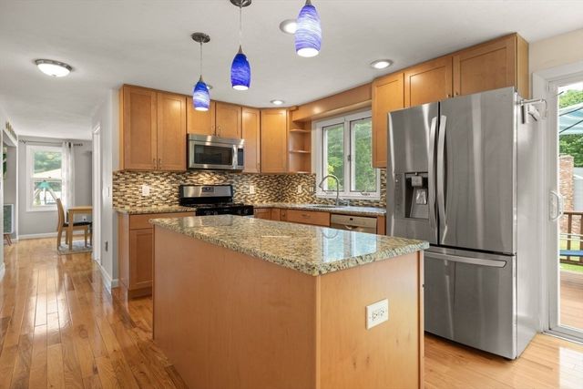 10 Cheshire Rd, Sharon, MA 02067