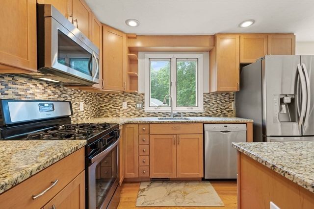 10 Cheshire Rd, Sharon, MA 02067
