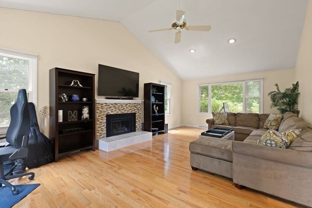 10 Cheshire Rd, Sharon, MA 02067