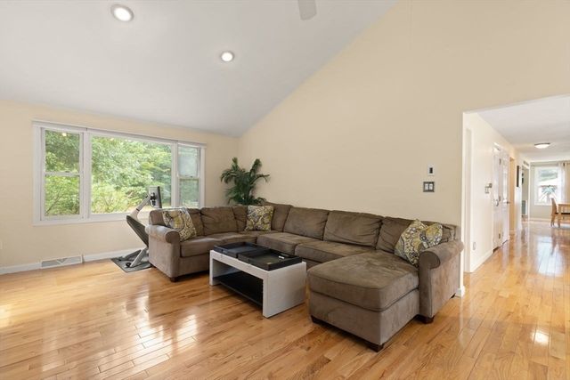 10 Cheshire Rd, Sharon, MA 02067