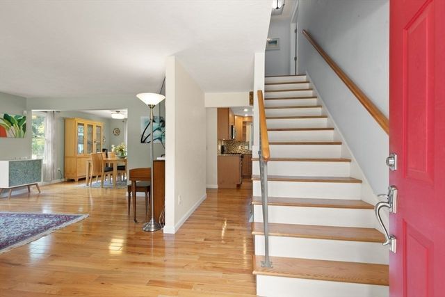 10 Cheshire Rd, Sharon, MA 02067