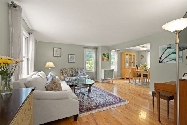 10 Cheshire Rd, Sharon, MA 02067