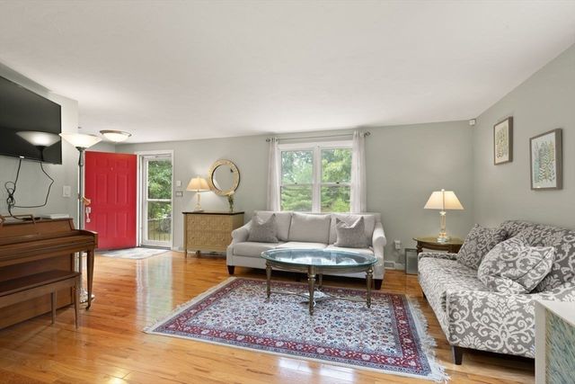 10 Cheshire Rd, Sharon, MA 02067