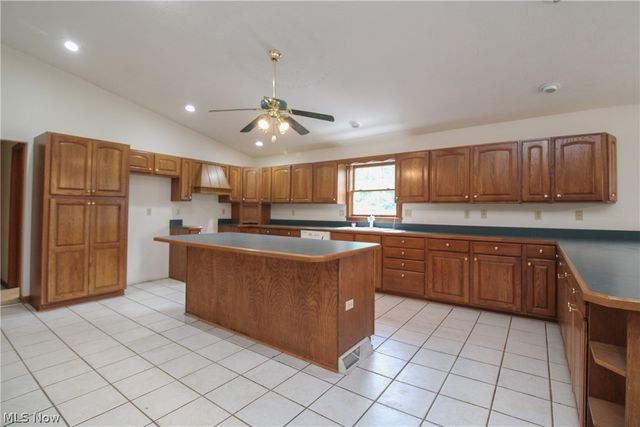 548 W 39th Street, Shadyside, OH 43947