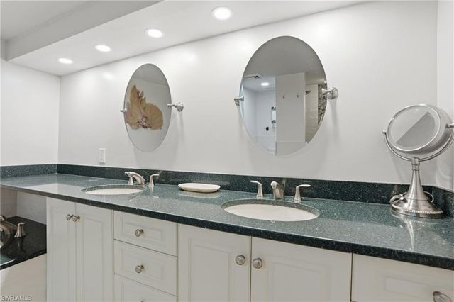 2400 Gulf Shore BLVD N 603, Naples, FL 34103