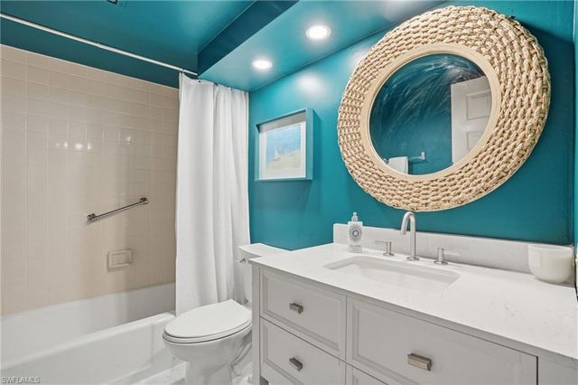 2400 Gulf Shore BLVD N 603, Naples, FL 34103