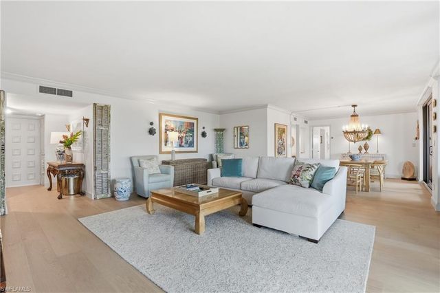 2400 Gulf Shore BLVD N 603, Naples, FL 34103