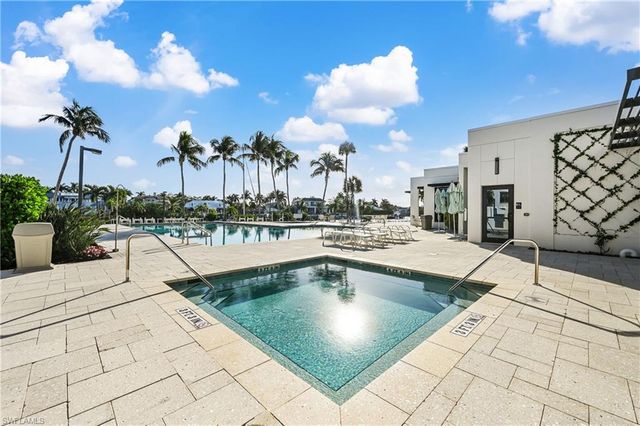 2400 Gulf Shore BLVD N 603, Naples, FL 34103