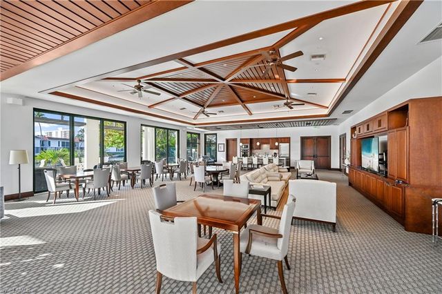 2400 Gulf Shore BLVD N 603, Naples, FL 34103