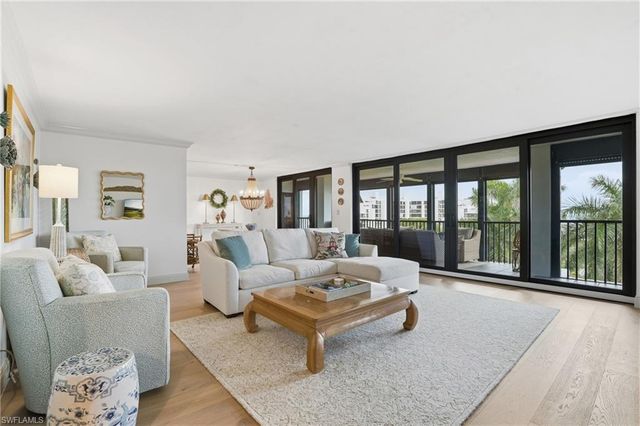 2400 Gulf Shore BLVD N 603, Naples, FL 34103