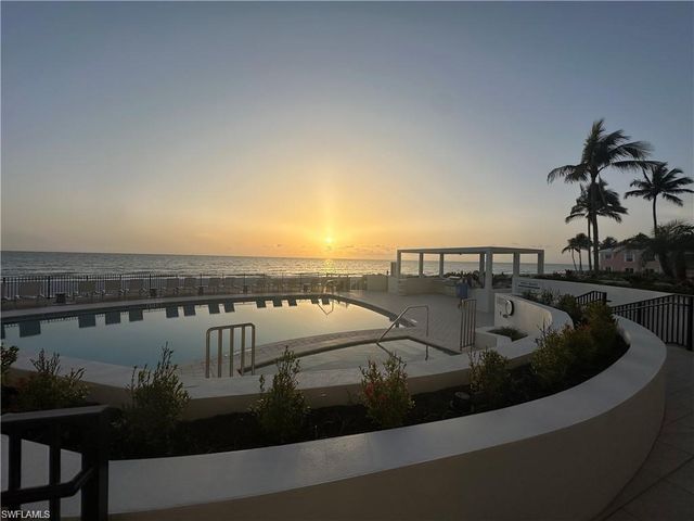 2400 Gulf Shore BLVD N 603, Naples, FL 34103