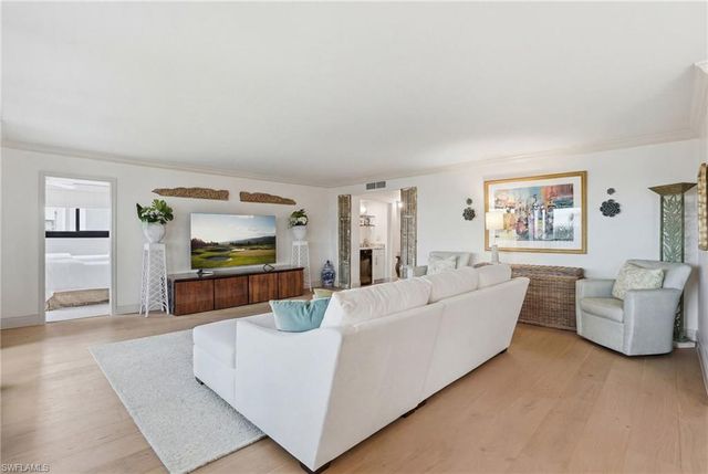 2400 Gulf Shore BLVD N 603, Naples, FL 34103