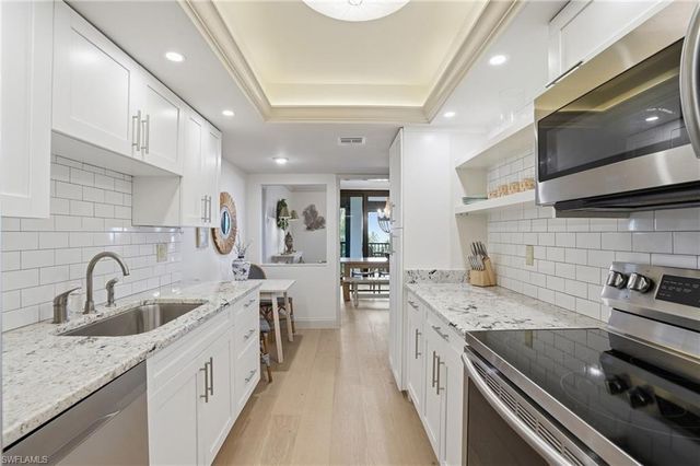 2400 Gulf Shore BLVD N 603, Naples, FL 34103