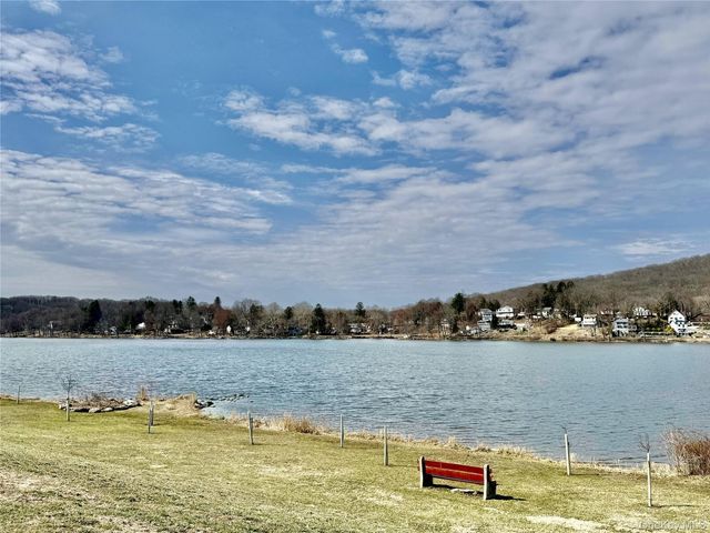 5 Lockwood Road, Carmel, NY 10512