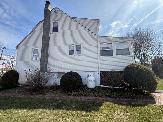 5 Lockwood Road, Carmel, NY 10512