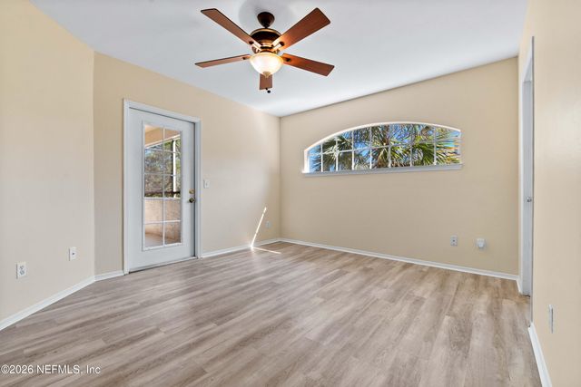 1701 THE GREENS Way 1821, Jacksonville Beach, FL 32250