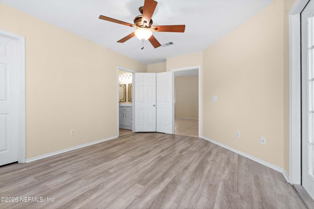 1701 THE GREENS Way 1821, Jacksonville Beach, FL 32250