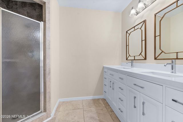 1701 THE GREENS Way 1821, Jacksonville Beach, FL 32250