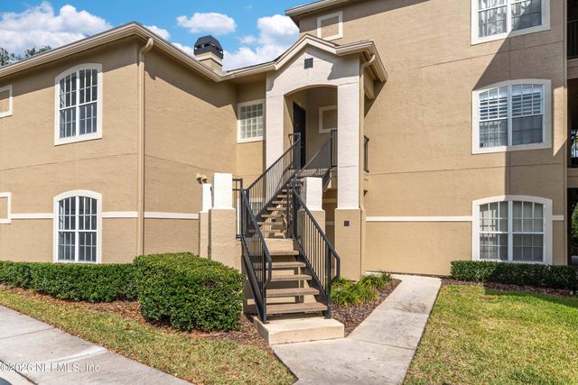 1701 THE GREENS Way 1821, Jacksonville Beach, FL 32250