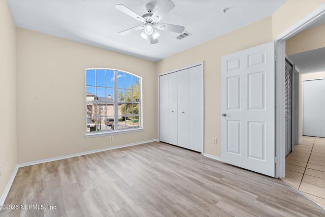 1701 THE GREENS Way 1821, Jacksonville Beach, FL 32250