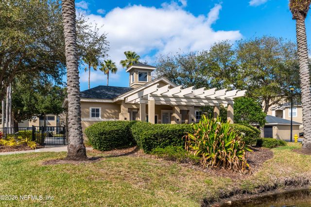 1701 THE GREENS Way 1821, Jacksonville Beach, FL 32250