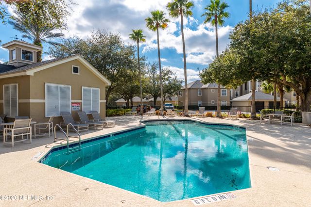 1701 THE GREENS Way 1821, Jacksonville Beach, FL 32250