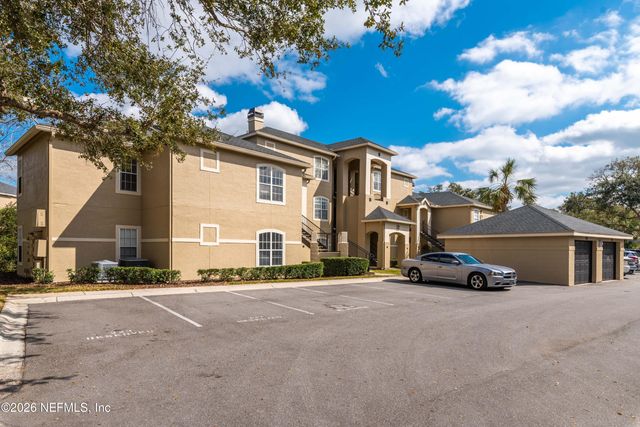 1701 THE GREENS Way 1821, Jacksonville Beach, FL 32250