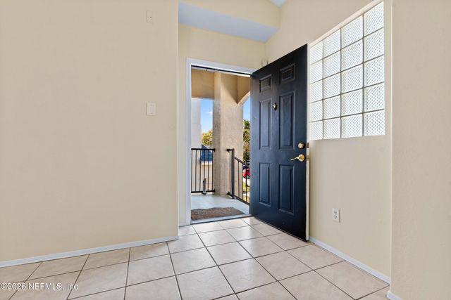 1701 THE GREENS Way 1821, Jacksonville Beach, FL 32250