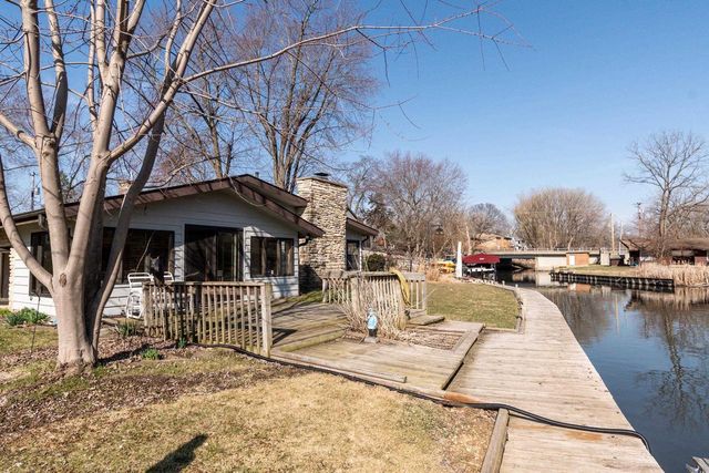 2809 Dewey Court, Middleton, WI 53562