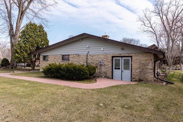 2809 Dewey Court, Middleton, WI 53562