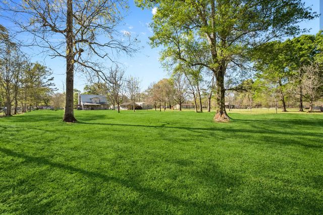 518 County Road 2343, Dayton, TX 77535