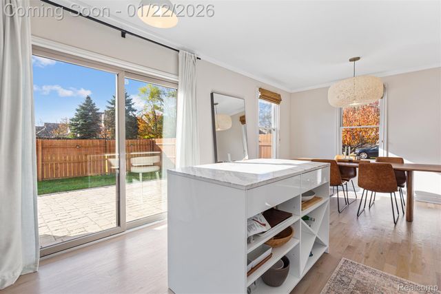 6740 Barabeau Drive, Troy, MI 48085