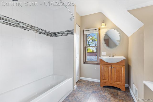 6740 Barabeau Drive, Troy, MI 48085