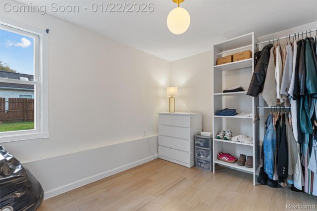 6740 Barabeau Drive, Troy, MI 48085