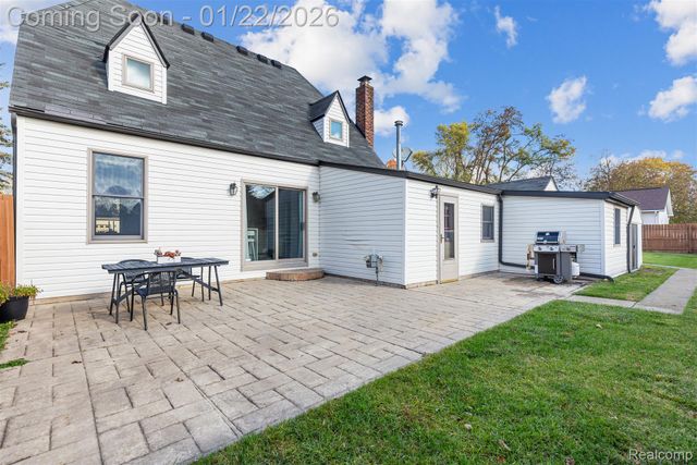 6740 Barabeau Drive, Troy, MI 48085