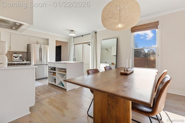 6740 Barabeau Drive, Troy, MI 48085