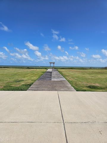 611 Arlo Terrace, Crystal Beach, TX 77617