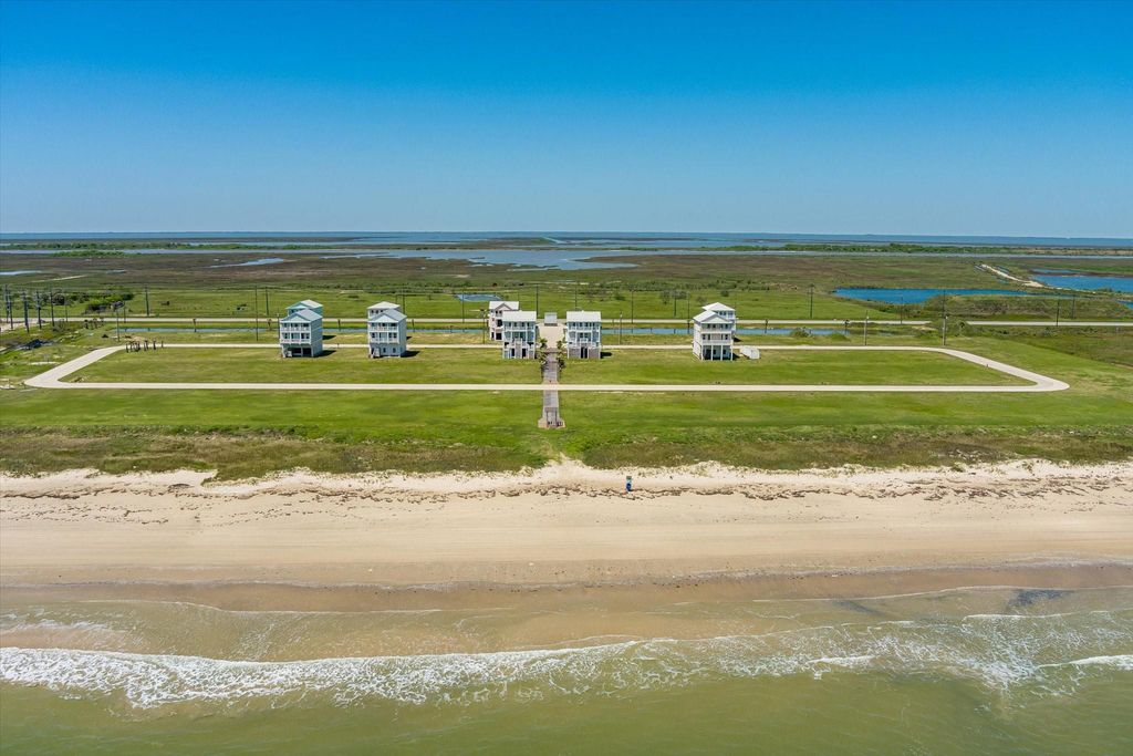 611 Arlo Terrace, Crystal Beach, TX 77617