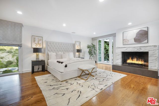 8828 Thrasher Avenue, Los Angeles, CA 90069