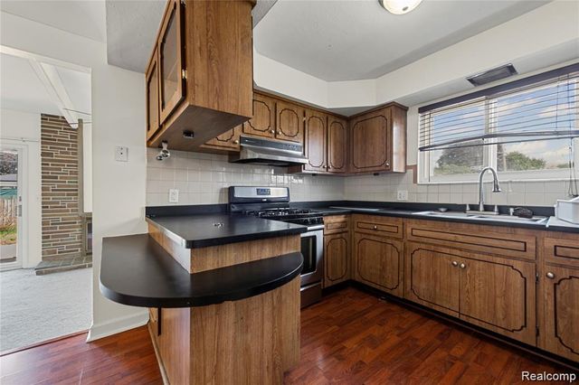 11447 Edwin Drive, Warren, MI 48093