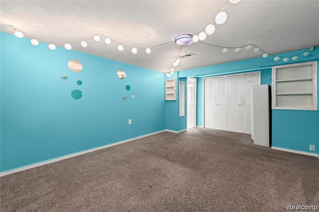 11447 Edwin Drive, Warren, MI 48093