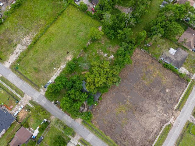 306 Walthall Drive, Houston, TX 77022