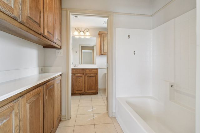 5107 Chesterfield Place, Arlington, TX 76017