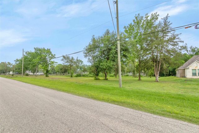 49 Lakeview Drive, Alvin, TX 77511